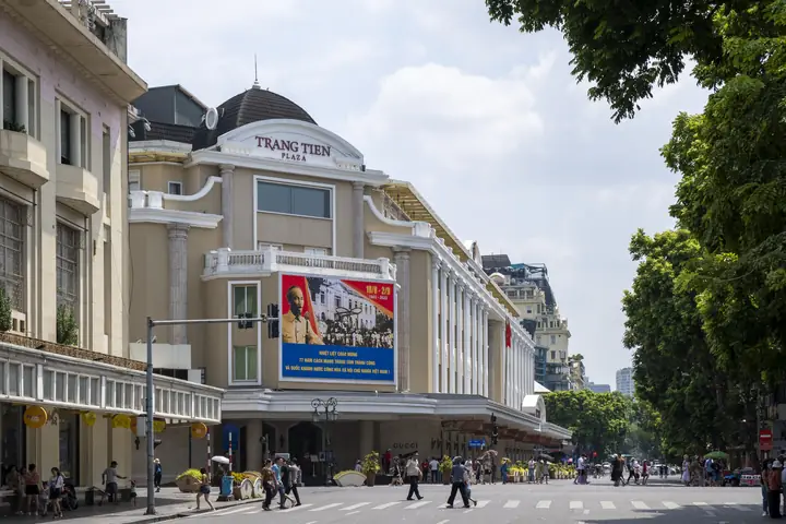 Lịch Sử Hào Hùng Và Kiến Trúc Cổ Kính Châu Âu Của Tràng Tiền Plaza Lịch Sử Hào Hùng Và Kiến Trúc Cổ Kính Châu Âu Của Tràng Tiền Plaza