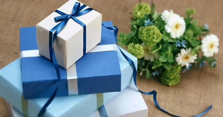 Thích Được Tặng Quà