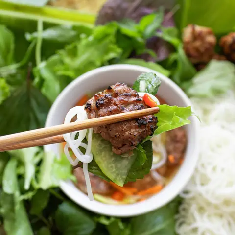Ẩm Thực Hà Nội: 5 Món Ăn Đường Phố Phải Thử Ngoài Phở | Gợi Ý ...
