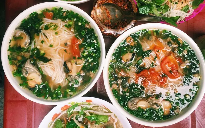 Bún Ốc Cô Huệ – Quán Ăn Sáng Ngon Phố Cổ Hà Nội