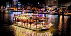 Du Thuyền Tàu Rồng Sông Hàn: Hoành Tráng Cho Đoàn Đông