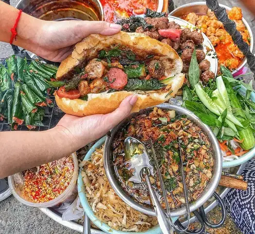 Bánh Tráng Trộn – Món Ăn “thần Thánh” Của Giới Trẻ Bánh Tráng Trộn – Món Ăn “thần Thánh” Của Giới Trẻ