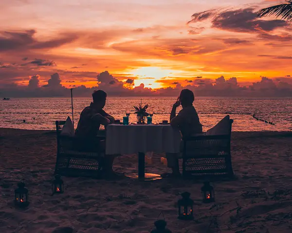 Hình Ảnh Cho Ảnh 2 Người Ngắm Hoàng Hôn: Hình Ảnh Cho Ảnh 2 Người Ngắm Hoàng Hôn: