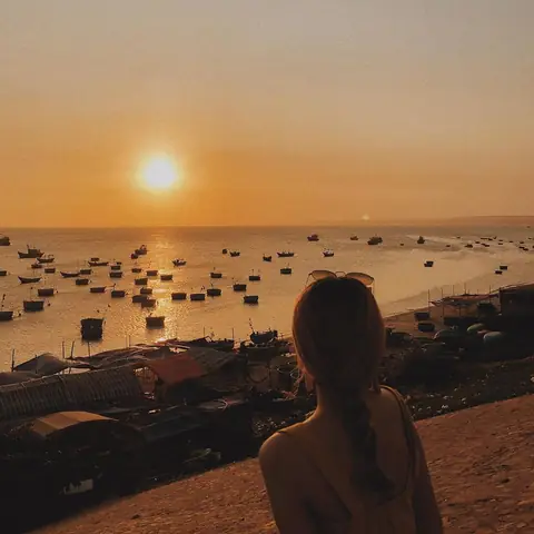 Hình Ảnh Cho Ảnh 2 Người Ngắm Hoàng Hôn: Hình Ảnh Cho Ảnh 2 Người Ngắm Hoàng Hôn: