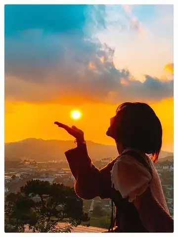 Hình Ảnh Cho Ảnh 2 Người Ngắm Hoàng Hôn: Hình Ảnh Cho Ảnh 2 Người Ngắm Hoàng Hôn:
