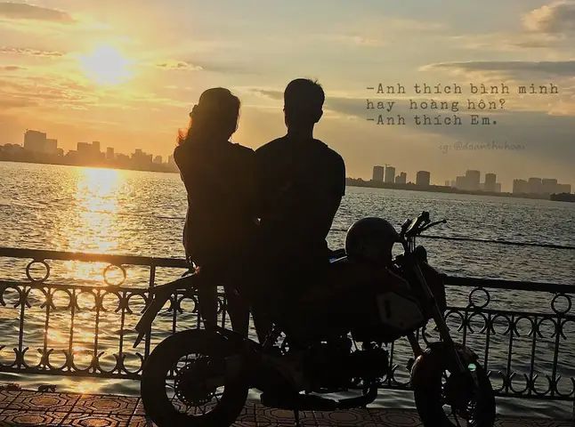 Hình Ảnh Cho Ảnh 2 Người Ngắm Hoàng Hôn: Hình Ảnh Cho Ảnh 2 Người Ngắm Hoàng Hôn: