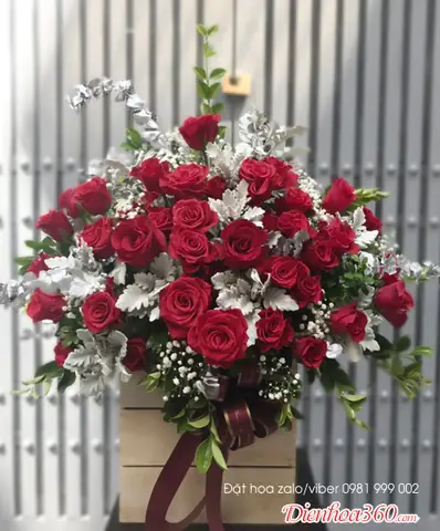 Làm Thế Nào Để Lựa Chọn Một Lẵng Hoa Chúc Mừng Ngày 20/11 Thật Đẹp Và Ý Nghĩa?