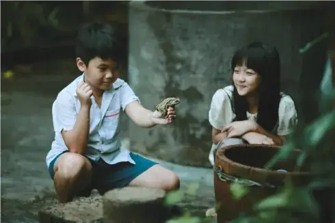 Tay Ướt Nước Mưa Nhanh Khô Lắm, Nước Mắt Lăn Trên Má Phơi Đến Lúc Nào Mới Khô Hả Em? Tay Ướt Nước Mưa Nhanh Khô Lắm, Nước Mắt Lăn Trên Má Phơi Đến Lúc Nào Mới Khô Hả Em?