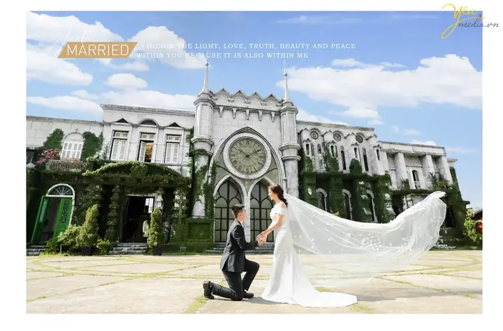Chụp Ảnh Cưới Phong Cảnh Đẹp Nhất Hà Nội Tại Phim Trường Smiley Ville 2021: Cặp Nghĩa - Hồng Chụp Ảnh Cưới Phong Cảnh Đẹp Nhất Hà Nội Tại Phim Trường Smiley Ville 2021: Cặp Nghĩa - Hồng