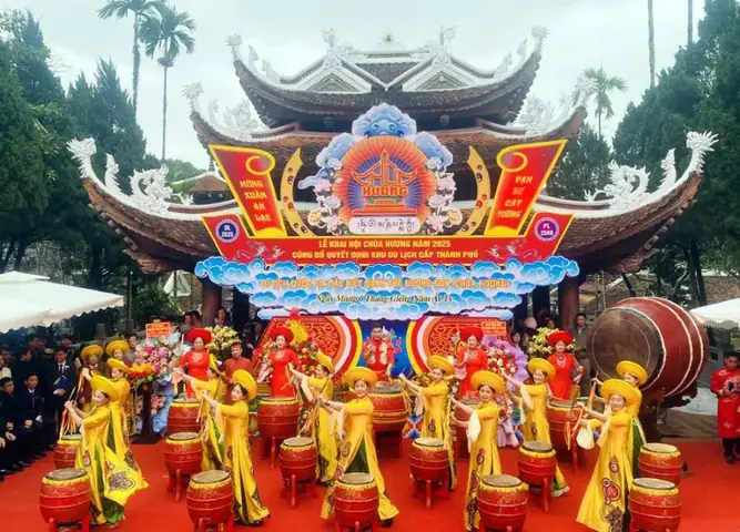 Around 60 Kilometers Southwest Of Ha Noi Around 60 Kilometers Southwest Of Ha Noi