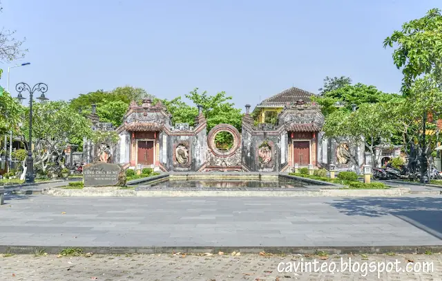 Ba Mu Temple Gate Hoi An