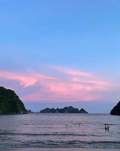 Bãi Biển Tùng Thu