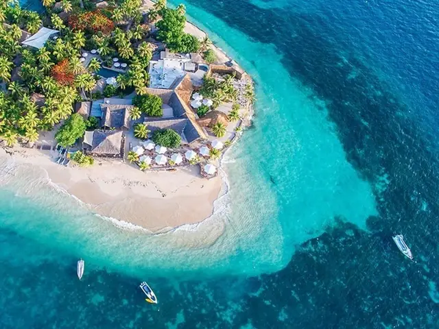 Bãi Biển Castaway Island