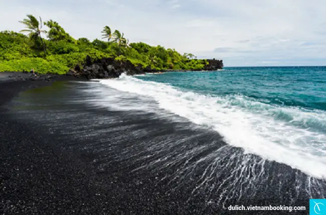 Bãi Biển Punaluu, Hawaii Mỹ