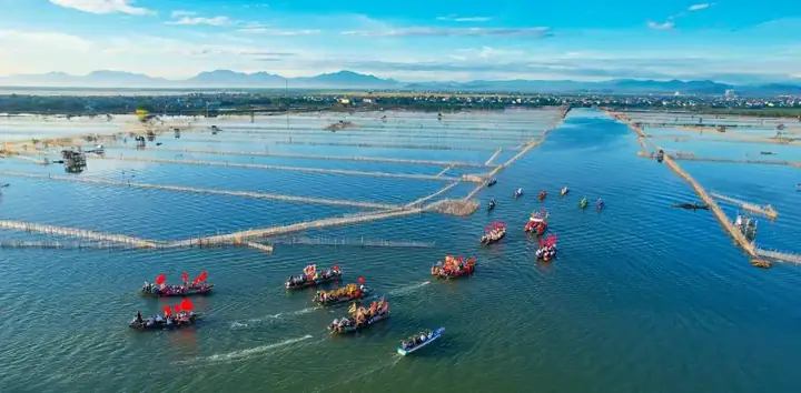 Biển Lăng Cô - Top Bãi Biển Đẹp Nhất Ở Huế Không Thể Bỏ Lỡ