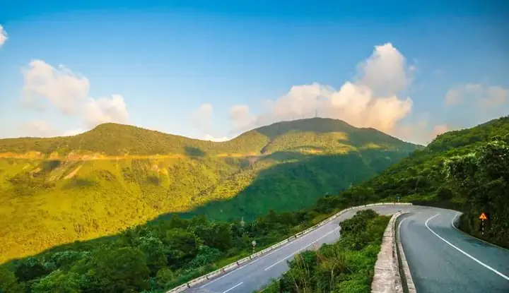 Biển Lăng Cô - Top Bãi Biển Đẹp Nhất Ở Huế Không Thể Bỏ Lỡ
