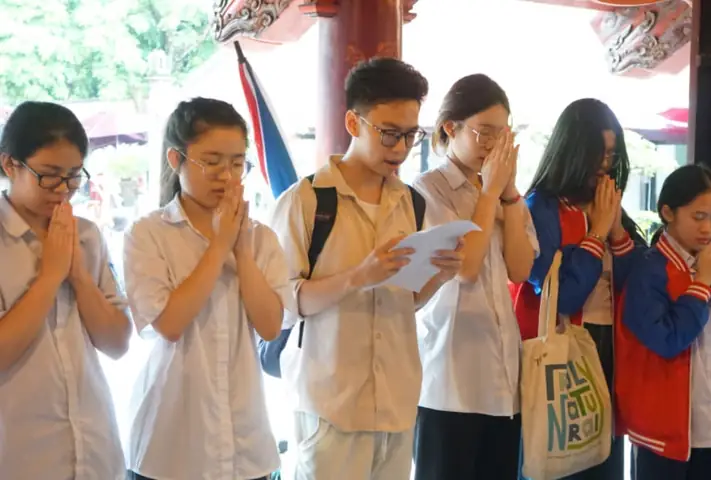 Cầu Gì Khi Đến Văn Miếu?