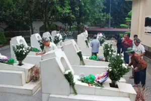 Bài Thơ Và Cây Bồ Kết Ở Ngã Ba Đồng Lộc