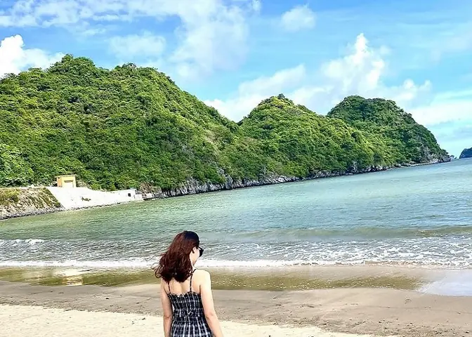 Bãi Biển Ở Cát Bà