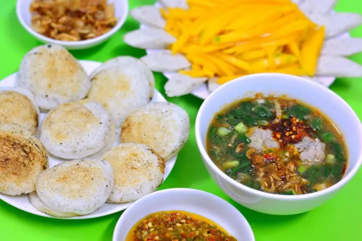 13. Quán Bánh Xèo, Bánh Căn Hai Tòn 13. Quán Bánh Xèo, Bánh Căn Hai Tòn