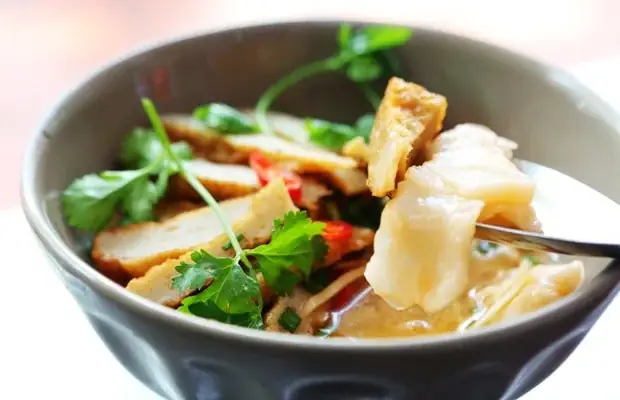 Cách Nấu Bánh Canh Chả Cá Chuẩn Vị Miền Trung