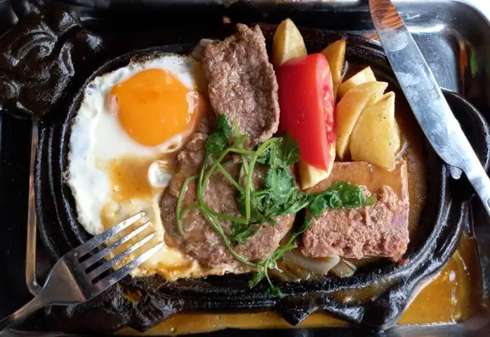 Bánh Mì Bít Tết Hà Đông: Top 10 Tiệm Ngon Nổi Tiếng Nhất Khu Vực