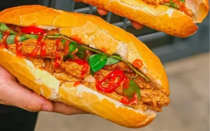 Bánh Mì Chả Cá Hải Phòng: Món Ăn Đặc Sản Gây Thương Nhớ