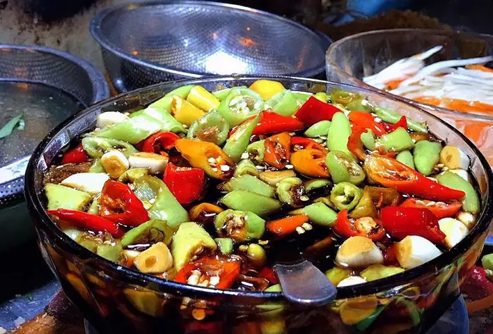 Nước Sốt Đặc Biệt Và Rau Ăn Kèm Nước Sốt Đặc Biệt Và Rau Ăn Kèm