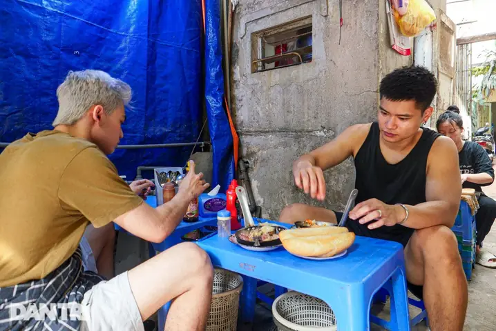 Câu Hỏi Thường Gặp Về Bánh Mì Chảo Mai Hắc Đế