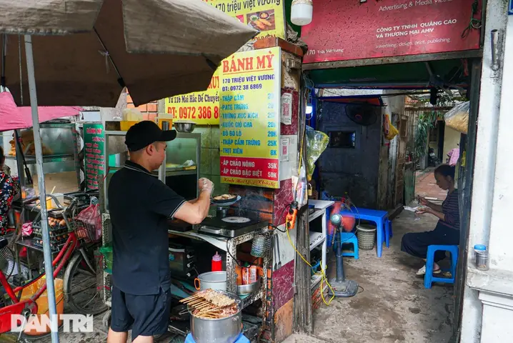 Bánh Mì Chảo Mai Hắc Đế: Di Sản Văn Hóa Ẩm Thực Hà Nội Bánh Mì Chảo Mai Hắc Đế: Di Sản Văn Hóa Ẩm Thực Hà Nội