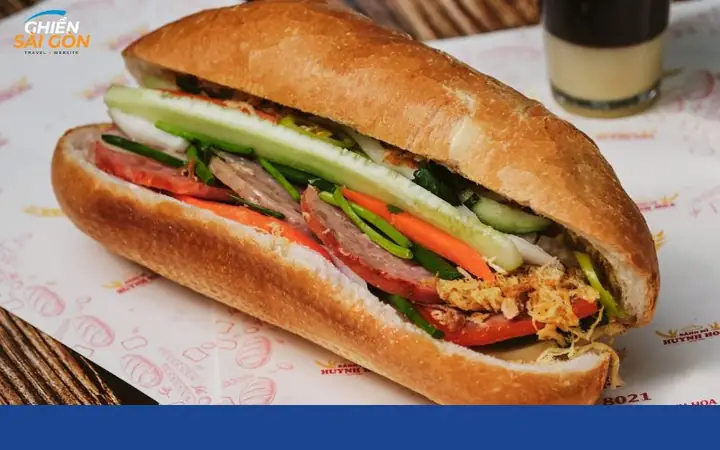 Menu, Giá Cả Và Chất Lượng Món Ăn Tại Tiệm Bánh Mì Huynh Hoa