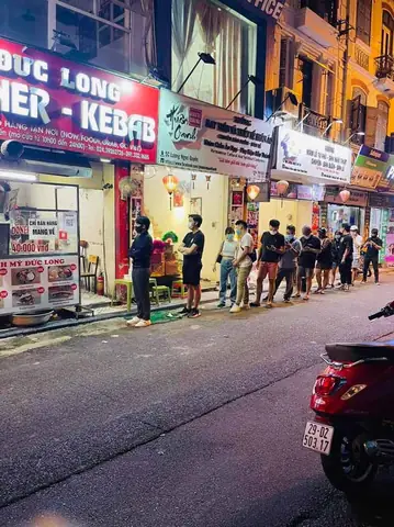 Những Quán Doner Kebab Nổi Tiếng Khu Phố Cổ