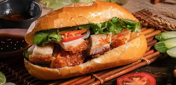 Tiệm Bánh Mì Heo Quay Ngon Và Nổi Tiếng Nhất Tại Hà Nội - Mytour.vn Tiệm Bánh Mì Heo Quay Ngon Và Nổi Tiếng Nhất Tại Hà Nội - Mytour.vn