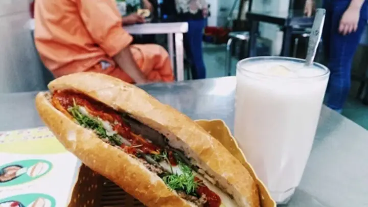 Bánh Mì Bà Dần Lò Sũ Bánh Mì Bà Dần Lò Sũ