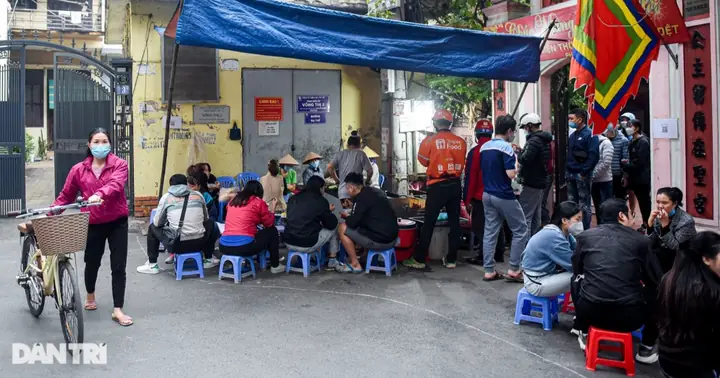Hàng Bánh Rán 30 Năm Tuổi Ở Hà Nội Hàng Bánh Rán 30 Năm Tuổi Ở Hà Nội
