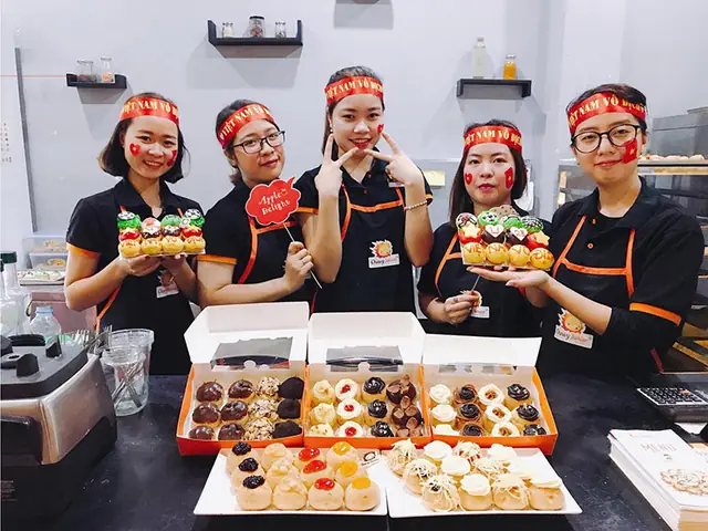 Giới Thiệu Về Thương Hiệu Bánh Sinh Nhật Chewy Junior