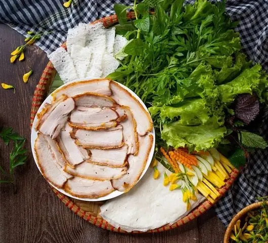 Không Gian Và Phục Vụ