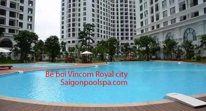 10. Bể Bơi Ngoài Trời Vincom Royal City