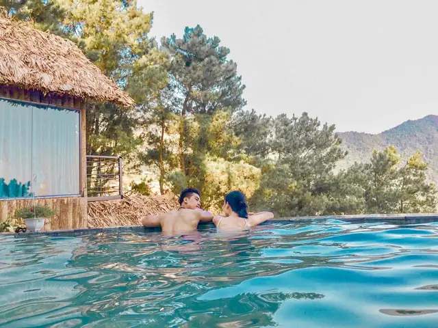 Bể Bơi Ở Pine Hill Homestay