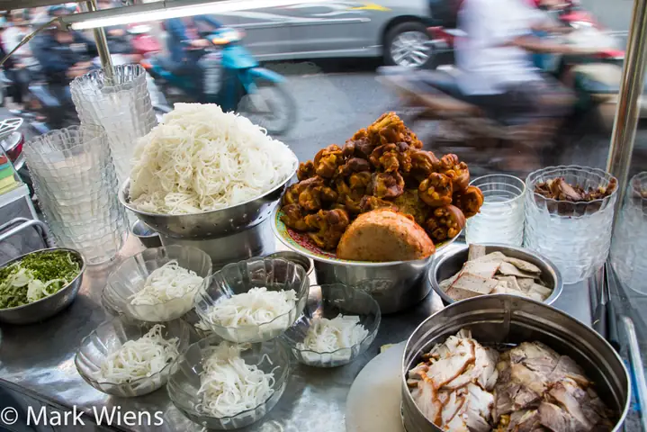 Bun Bo Hue – Another Winning Bowl Of Noodles In Saigon