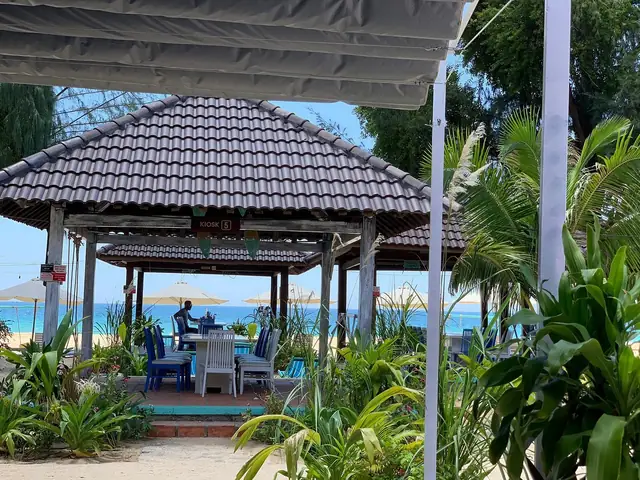 Khách Sạn, Resort