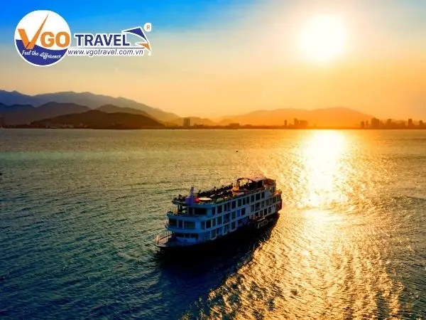 Hoàng Hôn Trên Biển Khoảnh Khắc Lãng Mạn Gây Thương Nhớ Hoàng Hôn Trên Biển Khoảnh Khắc Lãng Mạn Gây Thương Nhớ