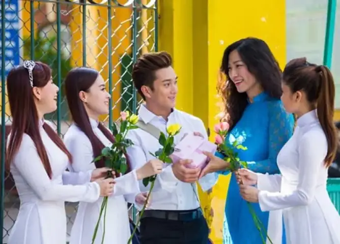 Tình Cảm Đối Với Thầy/cô Mà Em Yêu Quý – Những Người Lái Đò