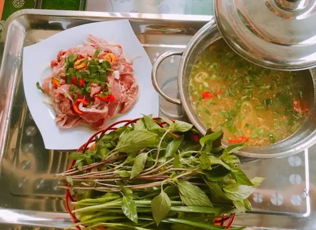 Bò Tơ Năm Sánh Quyết Thắng - Phạm Văn Đồng