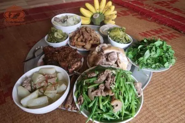 Cá Kho Làng Vũ Đại Ăn Với Gì?