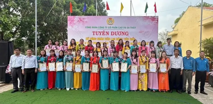 Các Hoạt Động Ngày 8 3