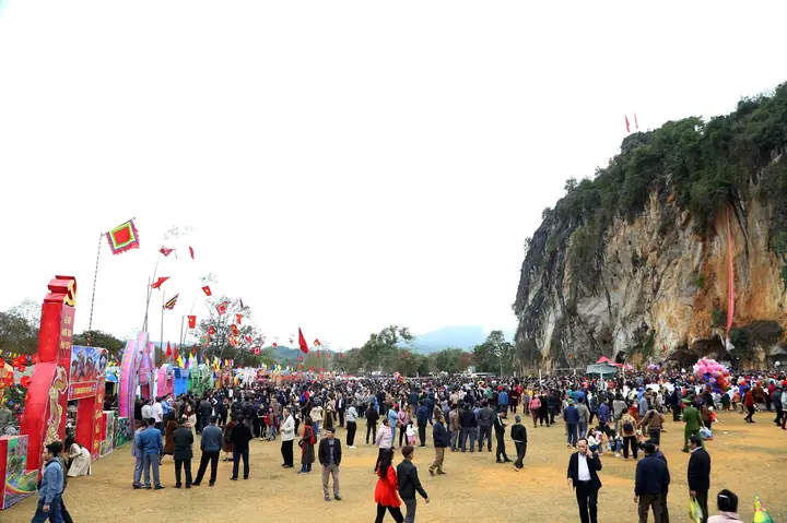Lễ Hội Đền Cả