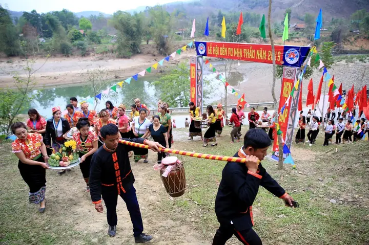 Lễ Hội Đền Cả
