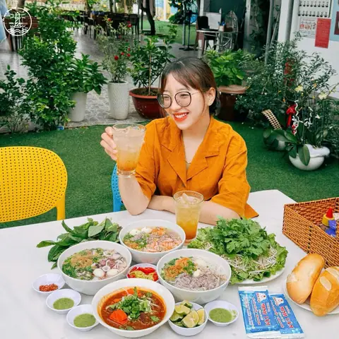 11. Nhà Hàng Minh Tâm 11. Nhà Hàng Minh Tâm