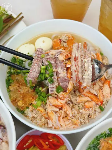 11. Nhà Hàng Minh Tâm 11. Nhà Hàng Minh Tâm